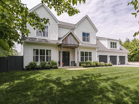 2nd image of 571 Duart Ave