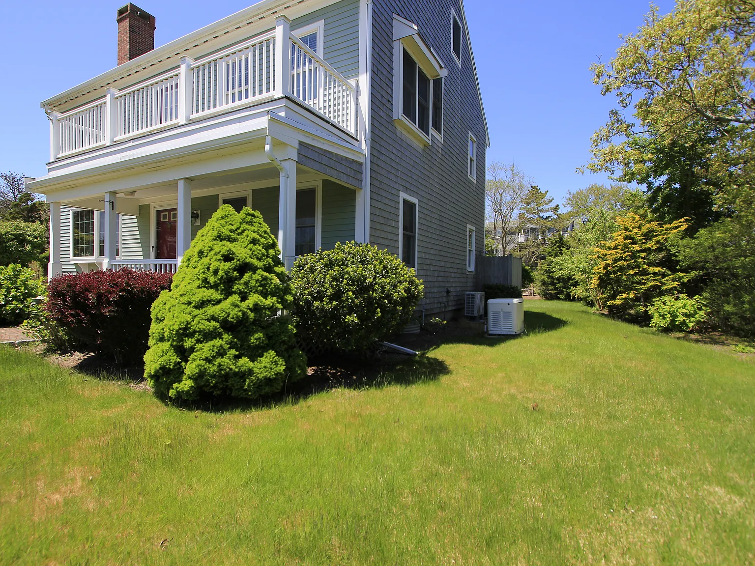 3 bed, 2075 sqft, $2,200 — Photo 1