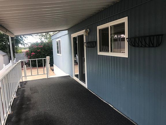 2nd image of 12020 Hemlock Dr