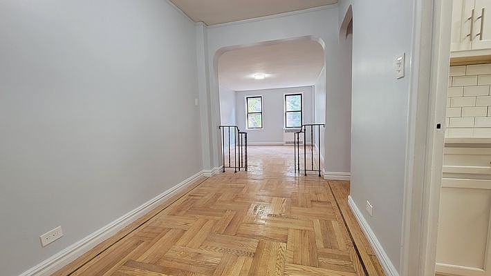 1st image of 729 W 186th St #3L