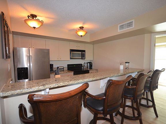 3rd image of 8202 Marina Villas Dr