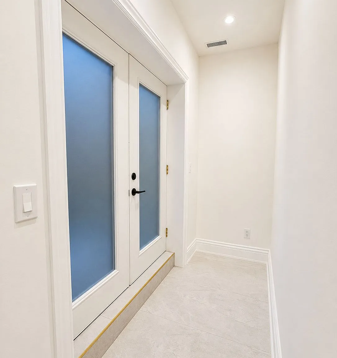 2 bed, $2,300 — Photo 2