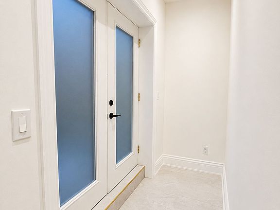 2nd image of 76 Woodward Ave #Basement