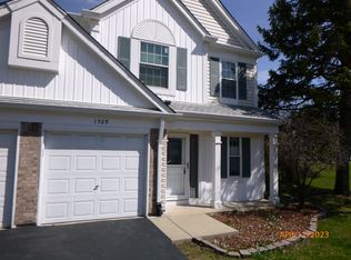 1529 Crab Tree Dr, Westmont, IL 60559