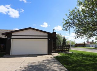 1519 18th Ave SW, Minot, ND 58701