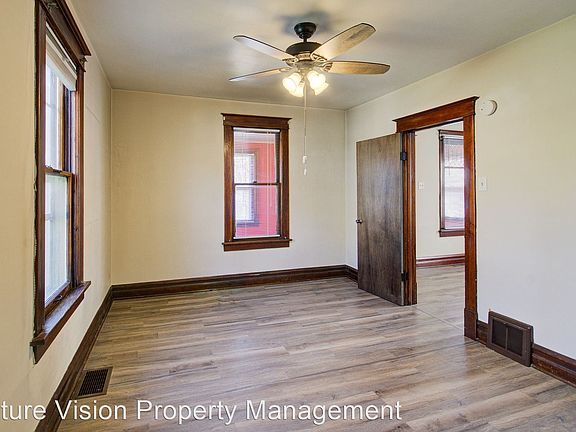 5th image of 1115 N Hickory St #1