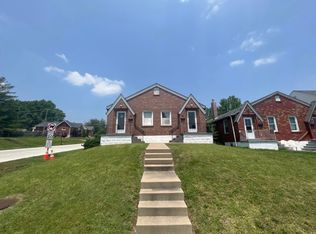 7029 Heege Rd, Saint Louis, MO 63123