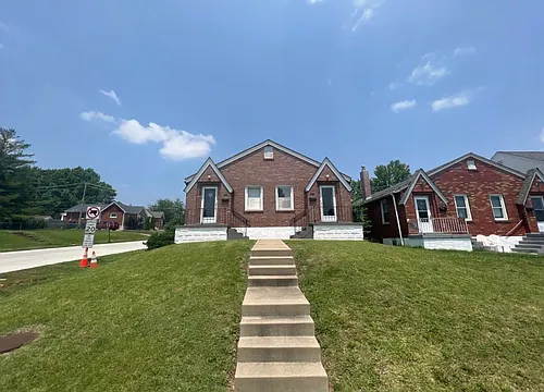 7029 Heege Rd Photo 1