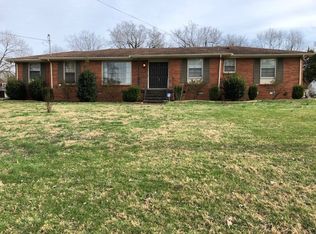 182 New Shackle Island Rd, Hendersonville, TN 37075