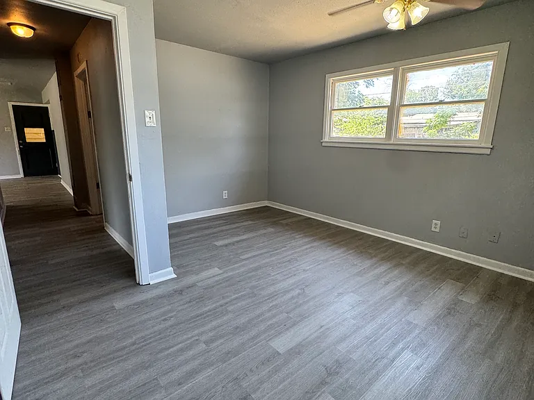 2472 Culver Ave — Photo 6