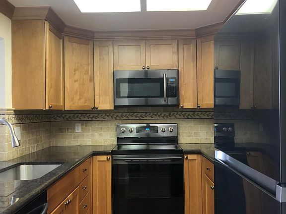 4th image of 10 Tollridge Ct