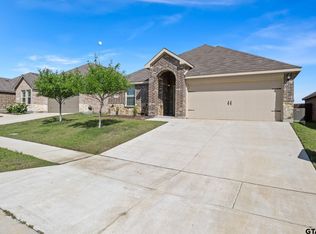 1206 Grand View Dr, Ennis, TX 75119