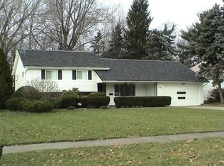 702 Edgewood Rd, Richmond Heights, OH 44143