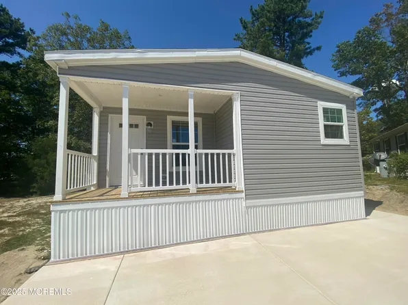 18 Maple Tree Court, Manahawkin, NJ 08050