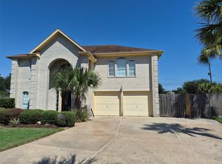 2330 Lord Nelson Dr, Seabrook, TX 77586