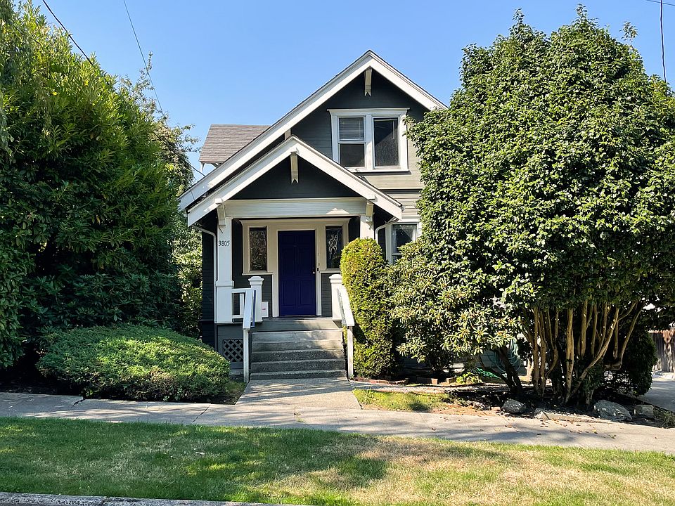 Upper unit in charming Seattle bungalow