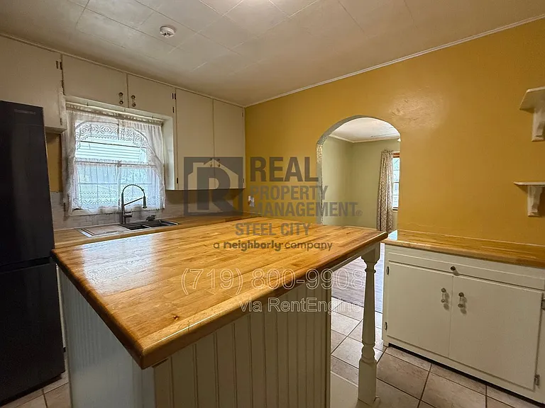 1222 E 3rd St — Photo 6