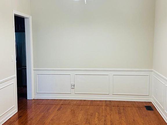 4th image of 44867 Stockton Dr