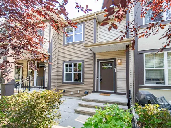 941 W McKenzie Towne Mnr SE, Calgary, AB T2Z 1C9