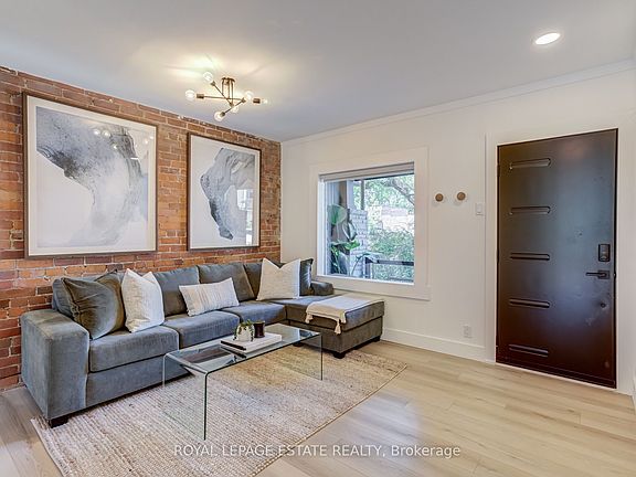 3rd image of 43 Fairford Ave