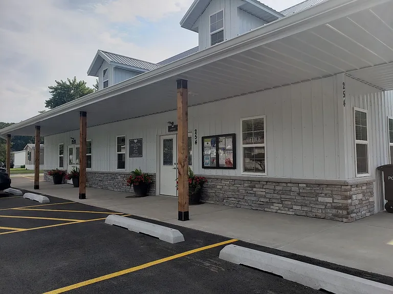Oak Tree Village — Photo 2