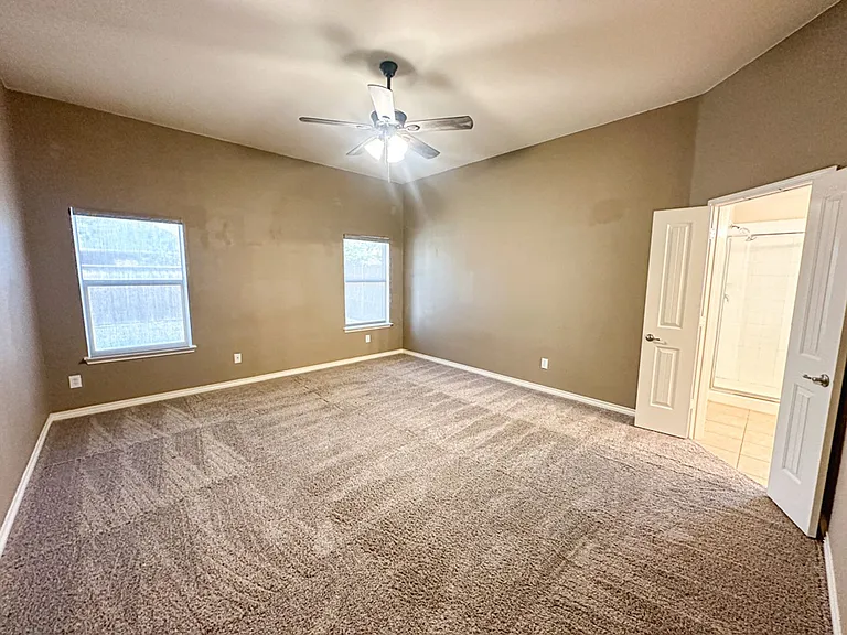 1715 Nestledown Dr — Photo 10