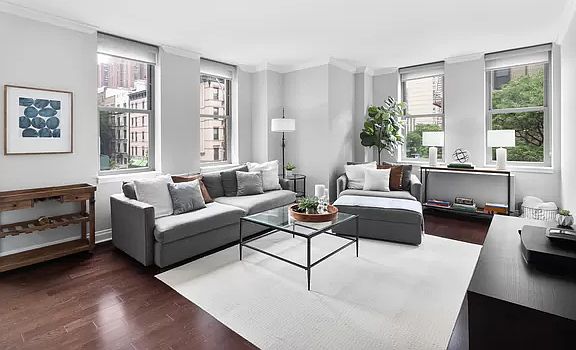 2nd image of 400 E 90th St APT 2E