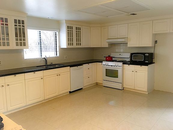 2nd image of 8756 Garibaldi Ave