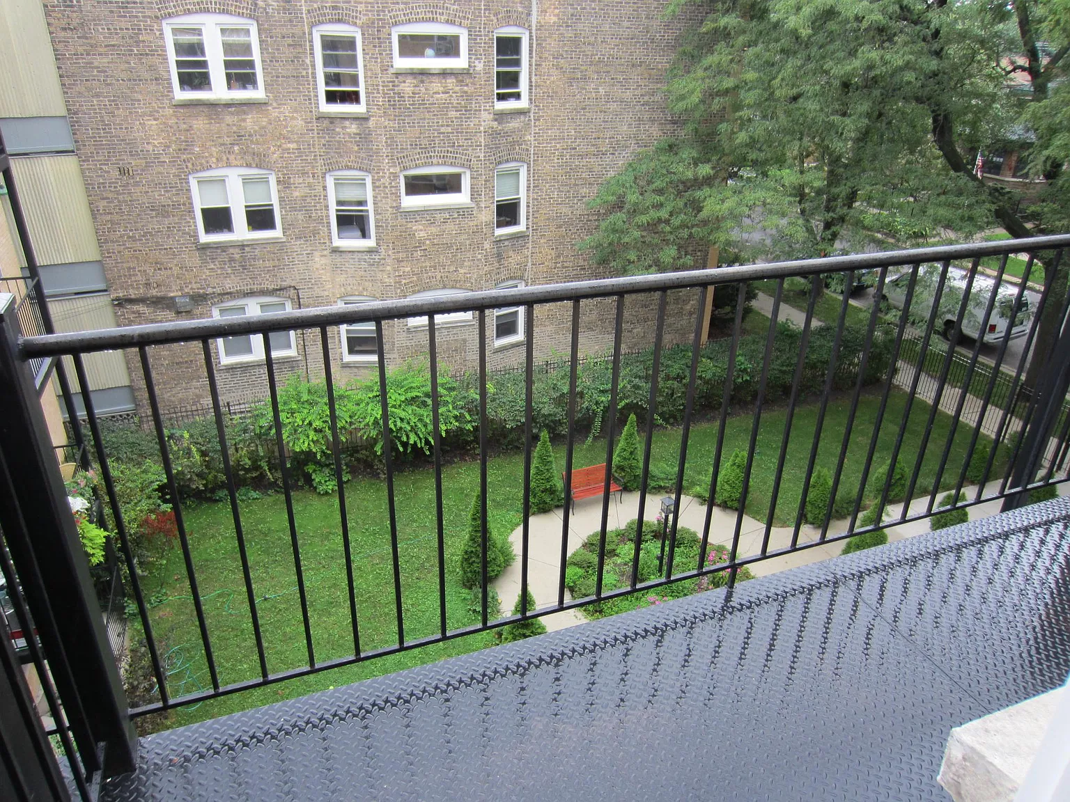 2 bed, 950 sqft, $1,645 — Photo 3