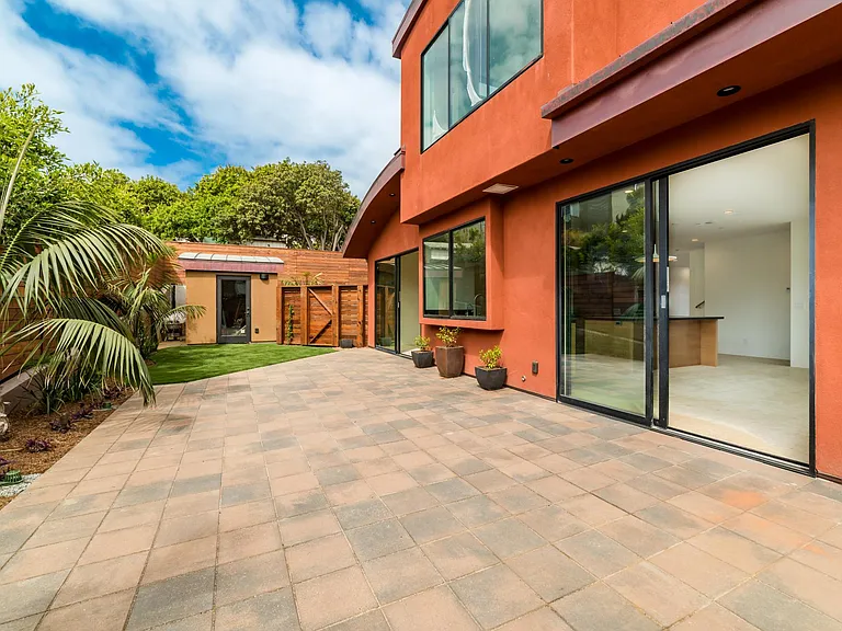 157 W Leucadia Blvd — Photo 2