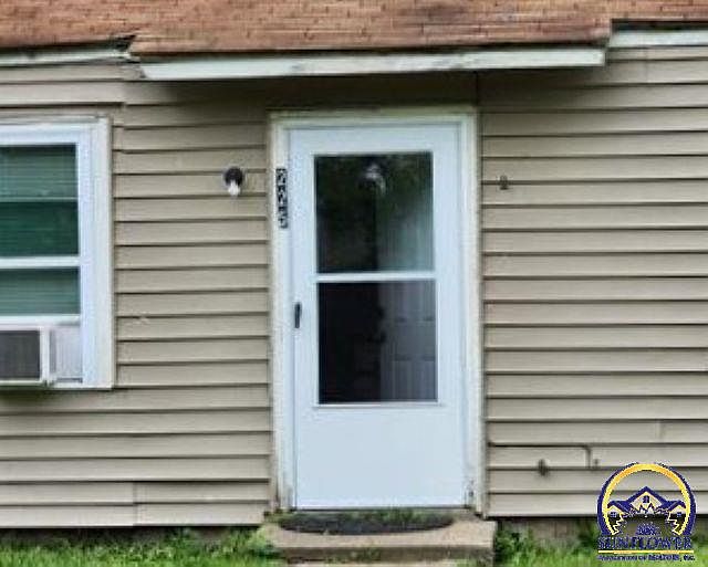1st image of 225 SE 35th Ter