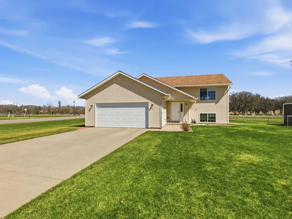 401 Morning View Ct, Sauk Centre, MN 56378