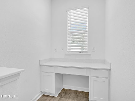 3rd image of 8228 CEDAR RUN Lane