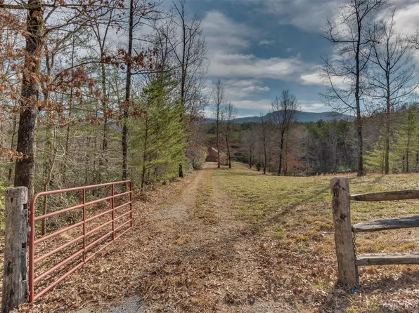 Sloping Meadow Dr, Mill Spring, NC 28756