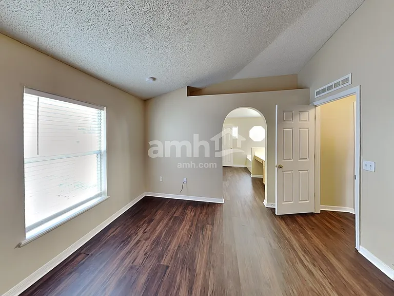 2032 Corner Glen Dr — Photo 10