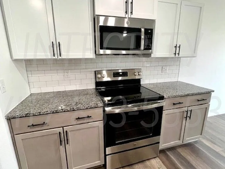 800 Hoffman Hills Blvd — Photo 7