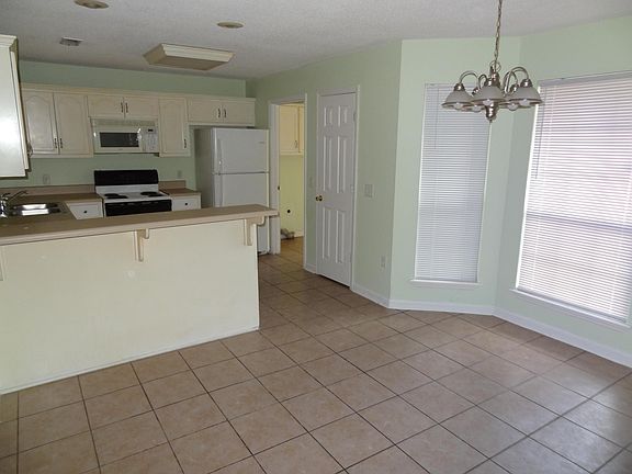 Kitchen with bar area