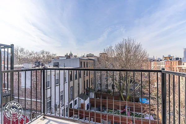 Rented by MySpaceNYC | media 23