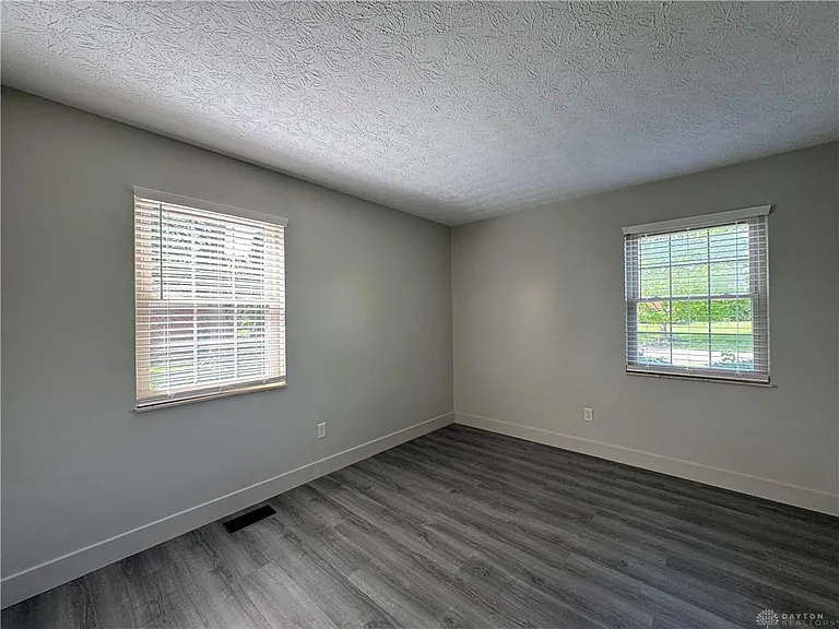 1250 Robbins Run Ct — Photo 9