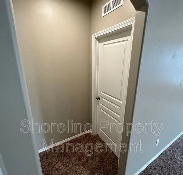 511 Diamond Lake St — Photo 26