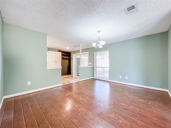 5th image of 2222 Sentinal Oaks St