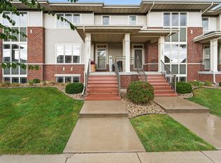 1464 Smithfield Dr, Sun Prairie, WI 53590