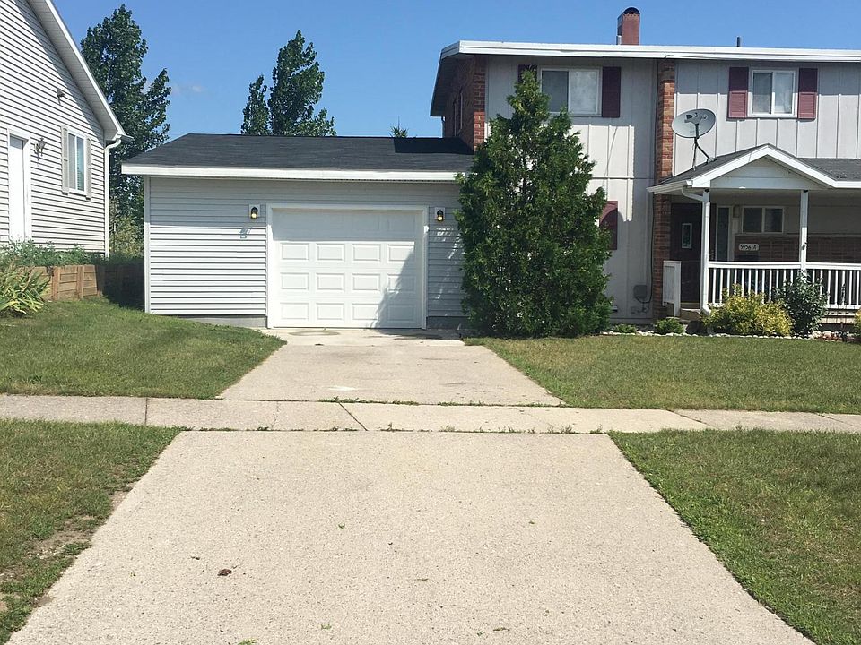 1st image of 9756A 8th St