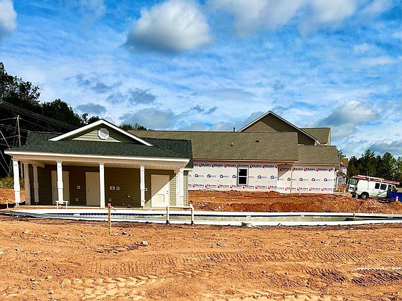 3rd image of 12 Leacoock Dr