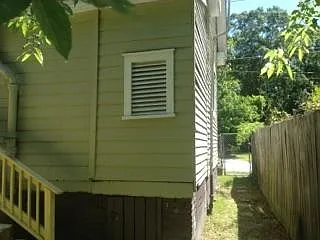 2440 Marion St — Photo 7