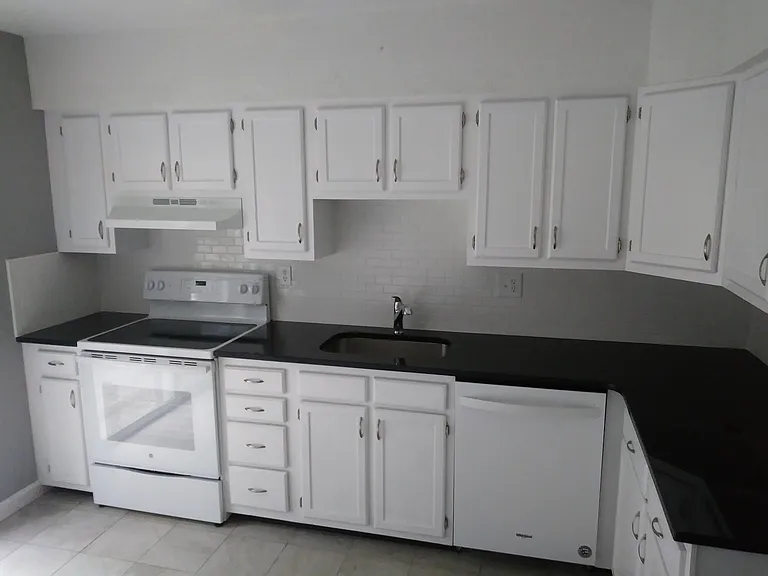 155 Redstone Hill Rd #87 — Photo 3