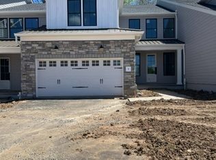 8 Hawfinch Dr, Berkeley Heights, NJ 07922