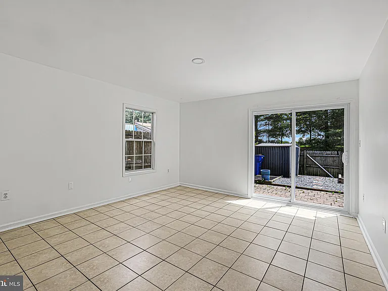 1134 Providence Ct — Photo 11