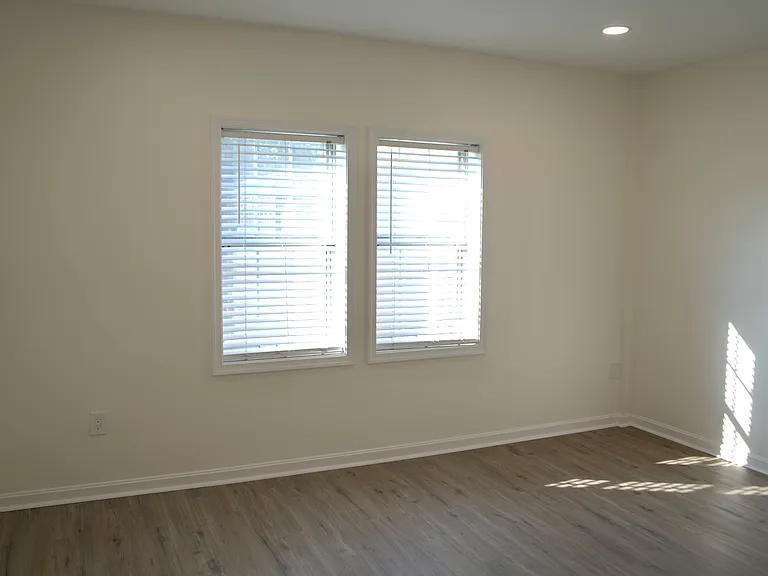 1728 N Rhodes St #281 — Photo 20