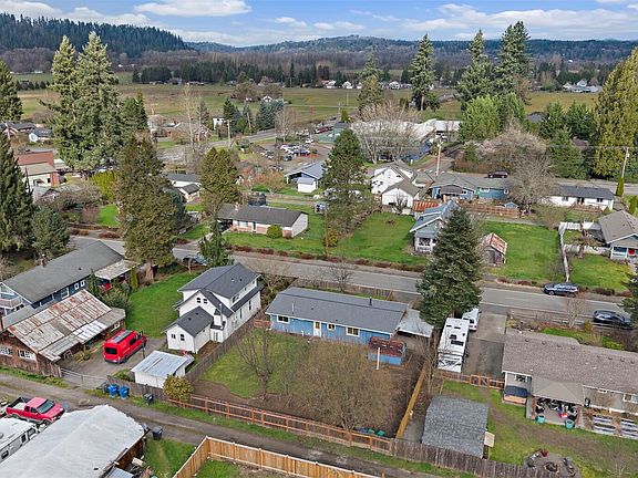 5th image of 32115 E Rutherford Street